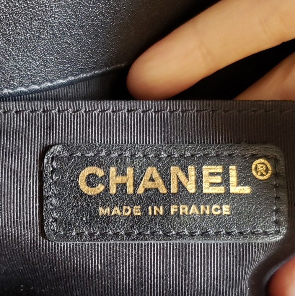 Chanel black lambskin bag gold hw old medium bag - Picture 7 of 8